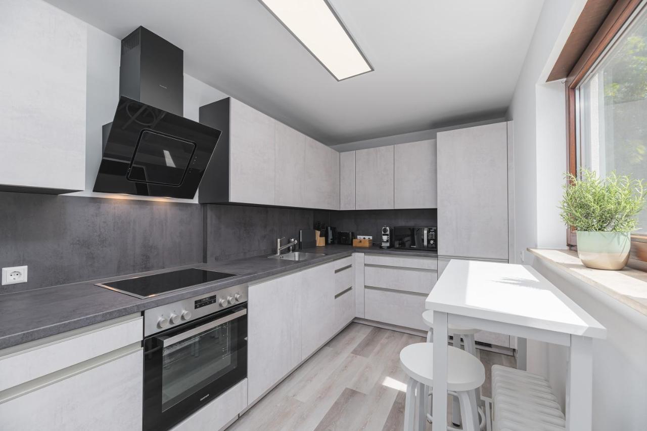 Cruwzo - Fantastic Apartment With Balcony And Parking Вайблинген Екстериор снимка